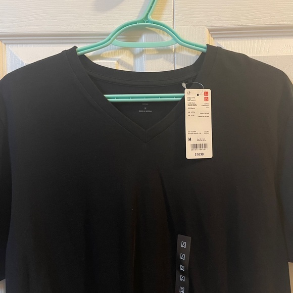 Black uniqlo h and m shirt - Picture 2 of 3